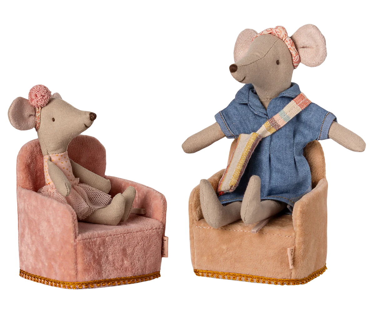 Maileg armchair for dolls houses with mice