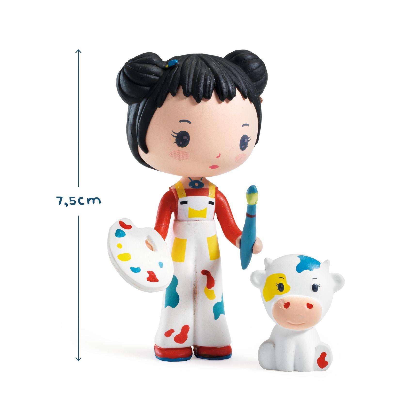 Toy figure of a girl with black hair and a cow, with a measurement label indicating a height of 7.5cm.