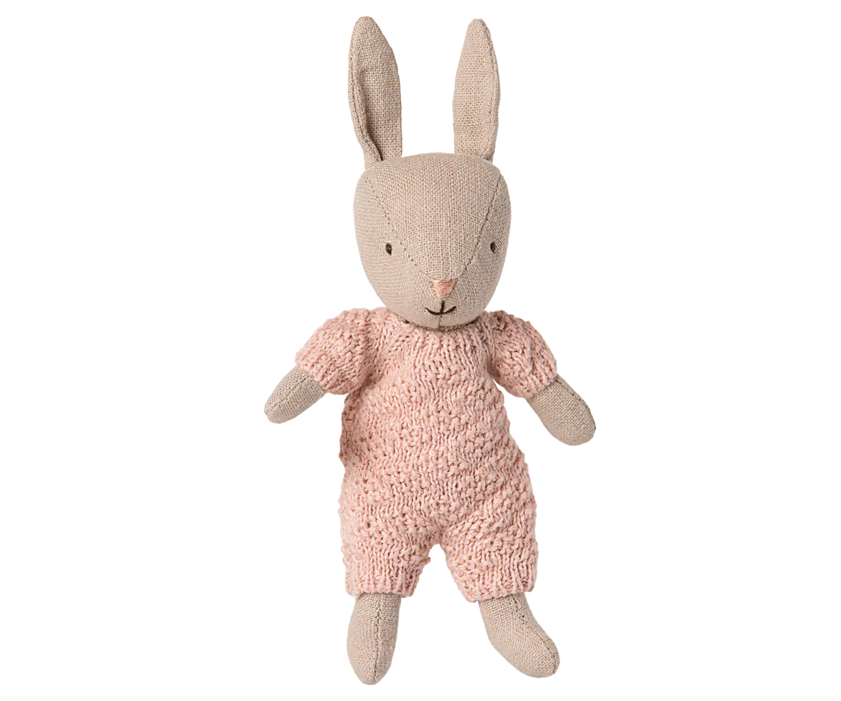 Maileg Rabbit, Micro - Sand - Rose knitted suit