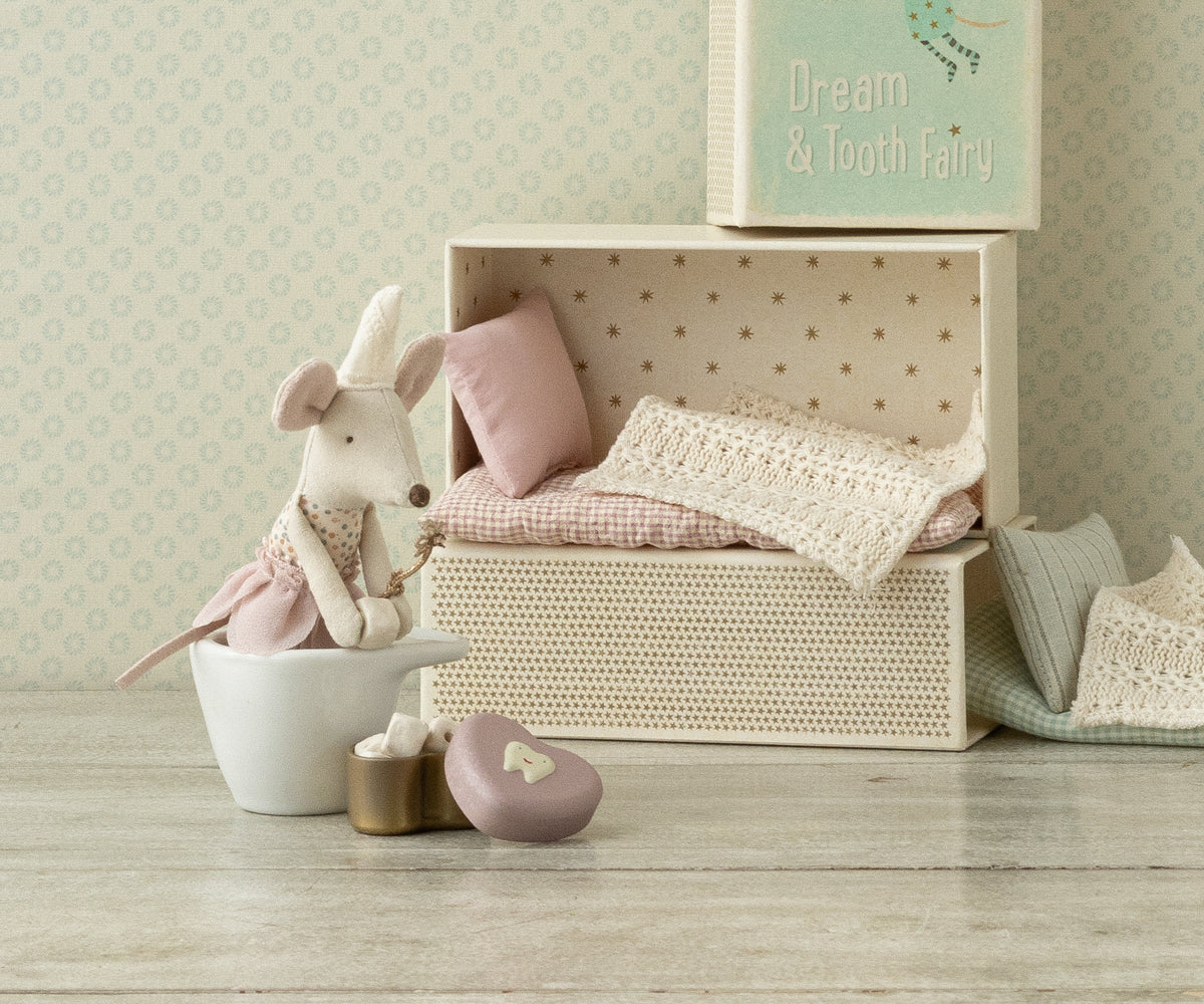 Maileg tooth fairy little sister mouse