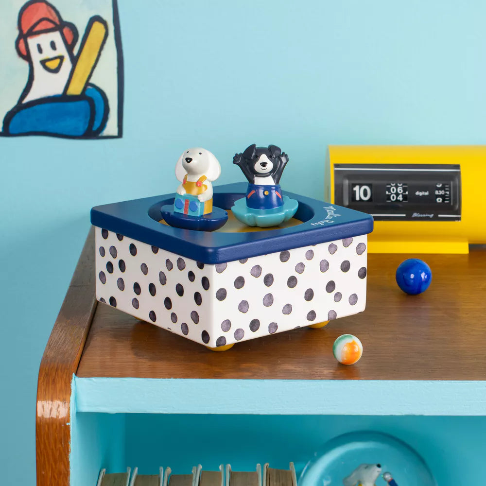 Moulin Roty puce and pilou musical box