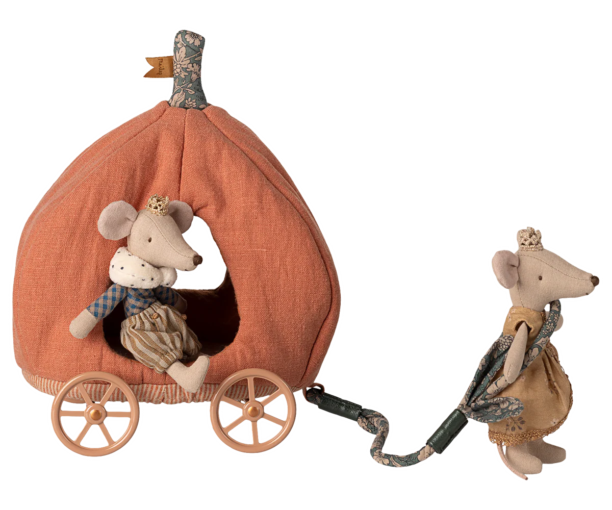 Pumpkin-shaped carriage for maileg mice a wheels and a handle on a white background