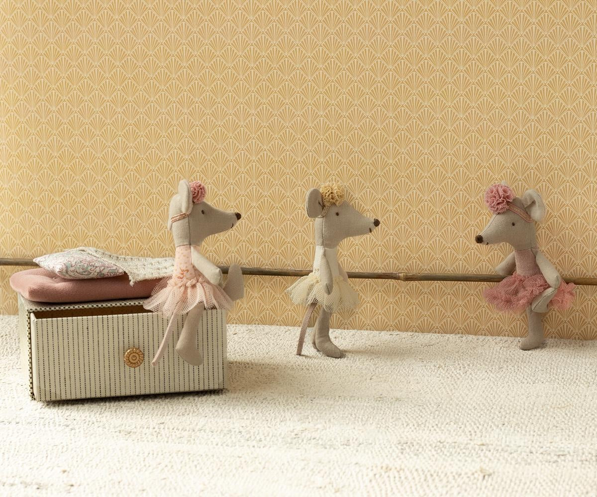 Maileg little sister ballerina mice