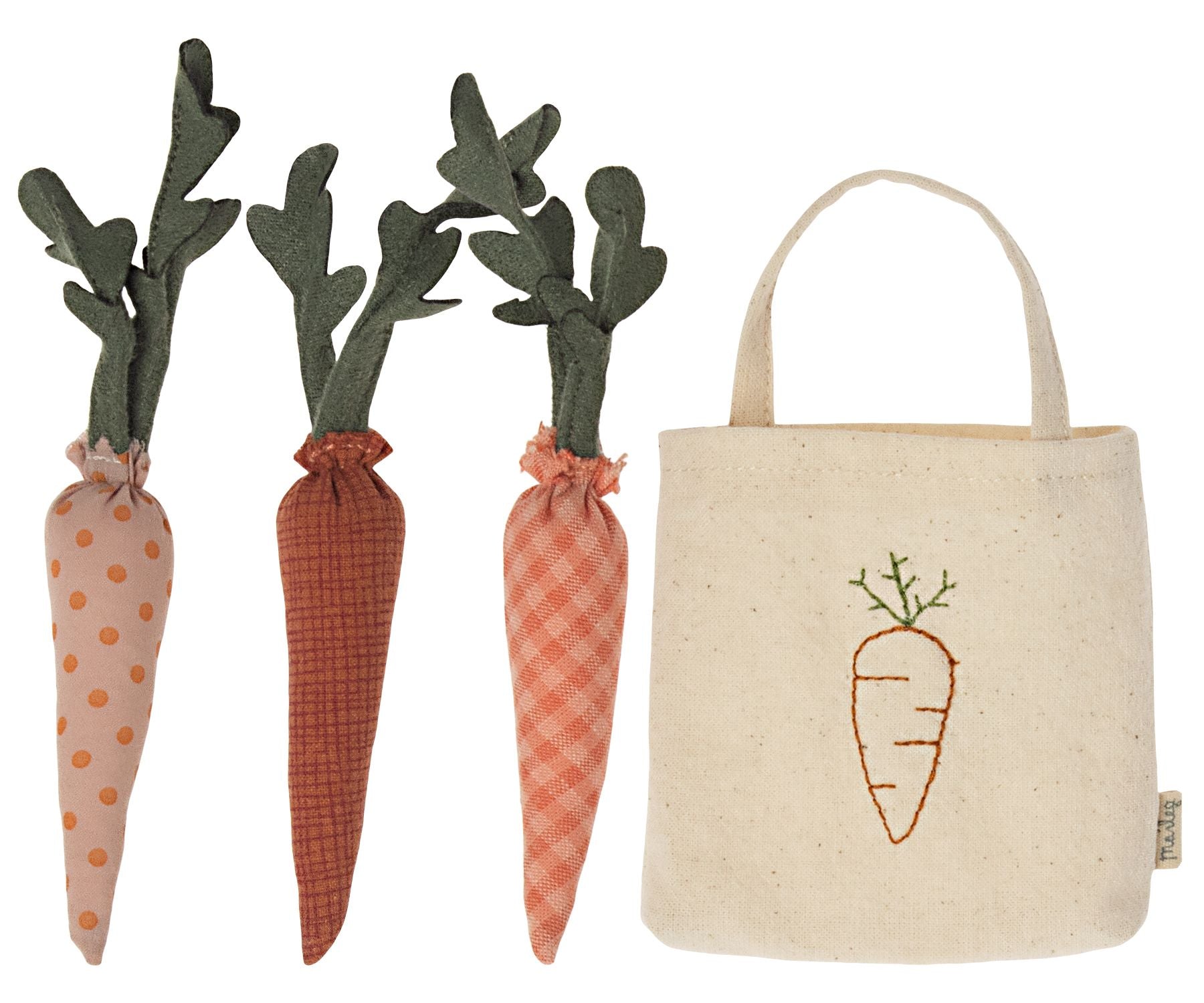 Maileg carrots in shopping bag