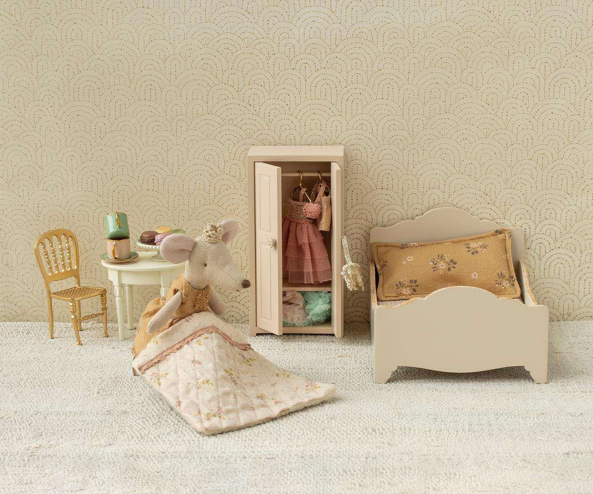 Maileg bedroom scene with mouse and a bed and closet