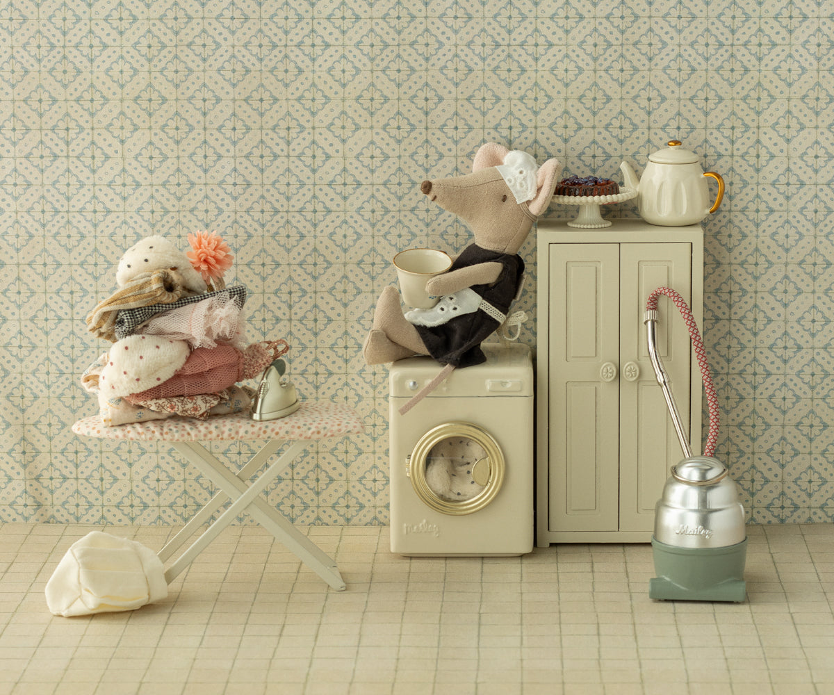 Maileg Mouse Laundry & Cleaning Accessories - Yoyo & Flo - Yoyo & Flo
