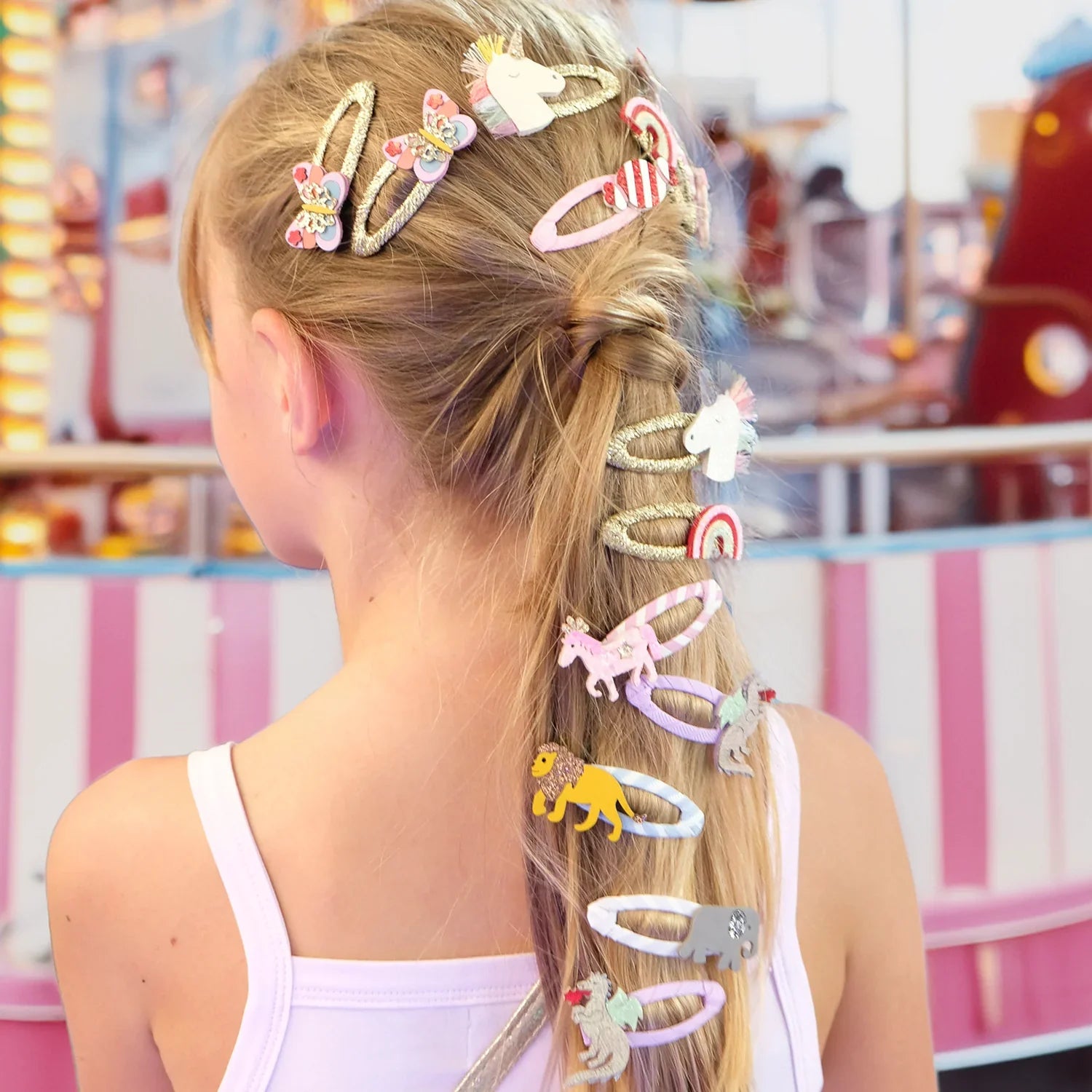 a girl wearing bow hair clips