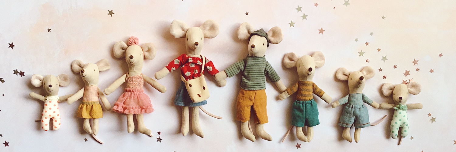 Maileg mice, mum and dad mouse, little brothers and sisters, big brothers and sisters and baby mice