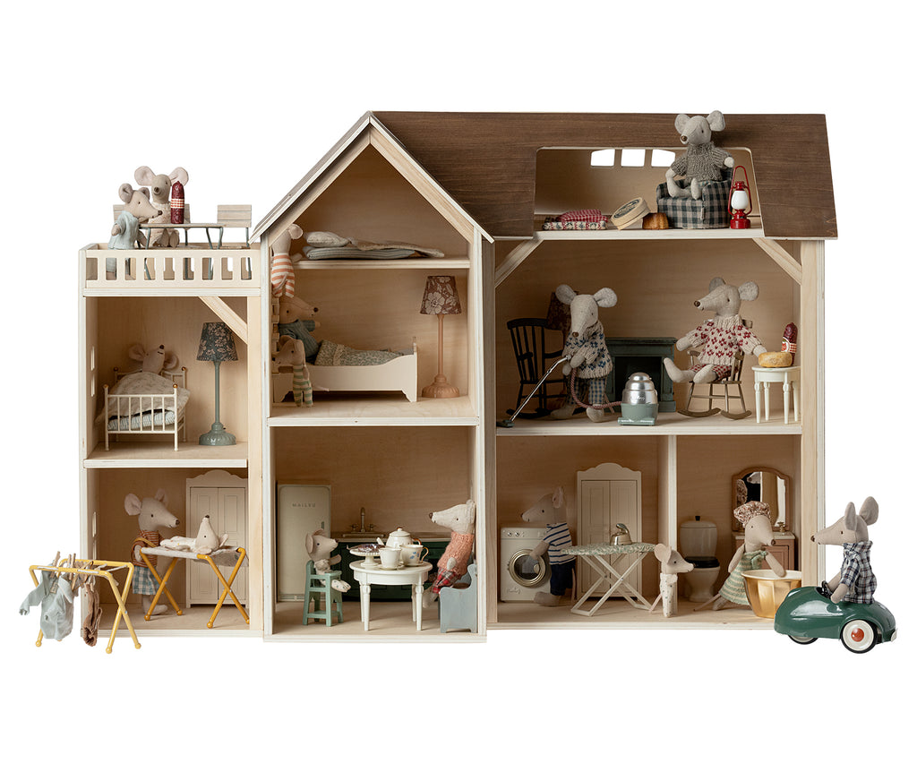Maileg Dolls House: Mouse Hole Farmhouse