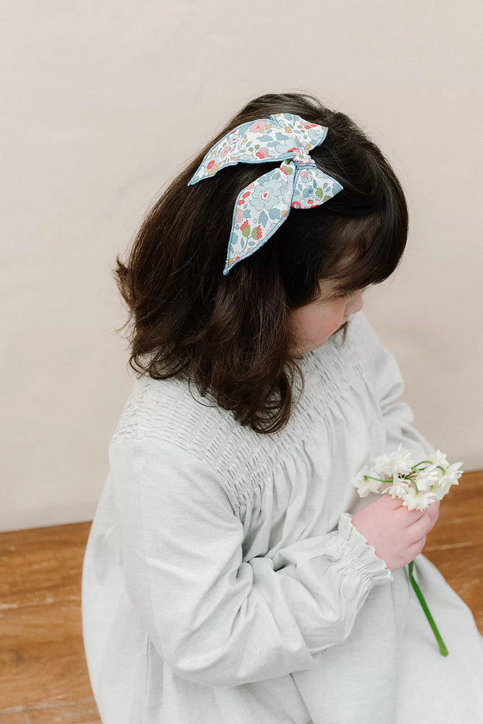 Runaround Retro Butterfly Bow - Liberty Betsy Blue