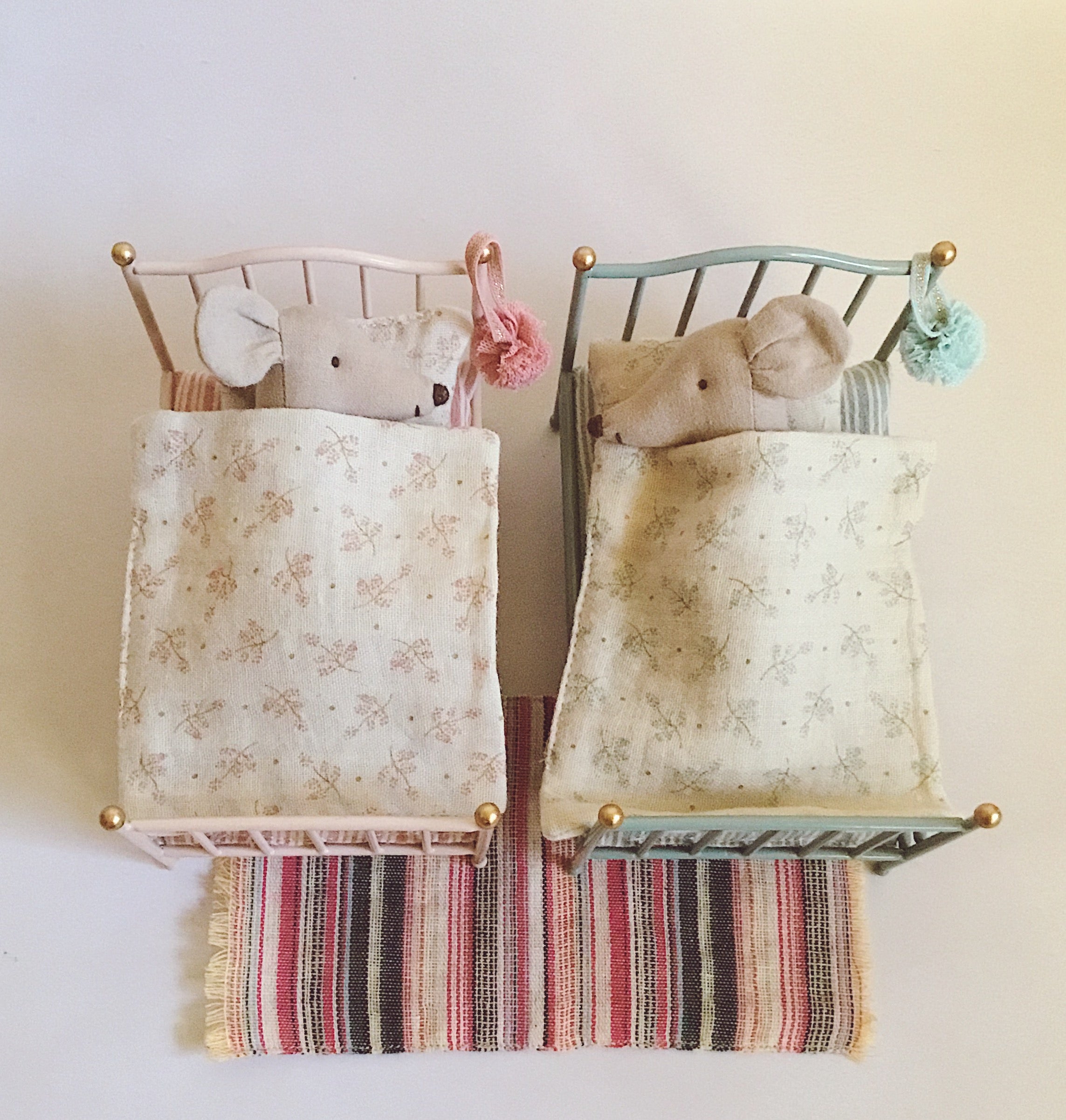 Maileg-vintage-beds for mice 