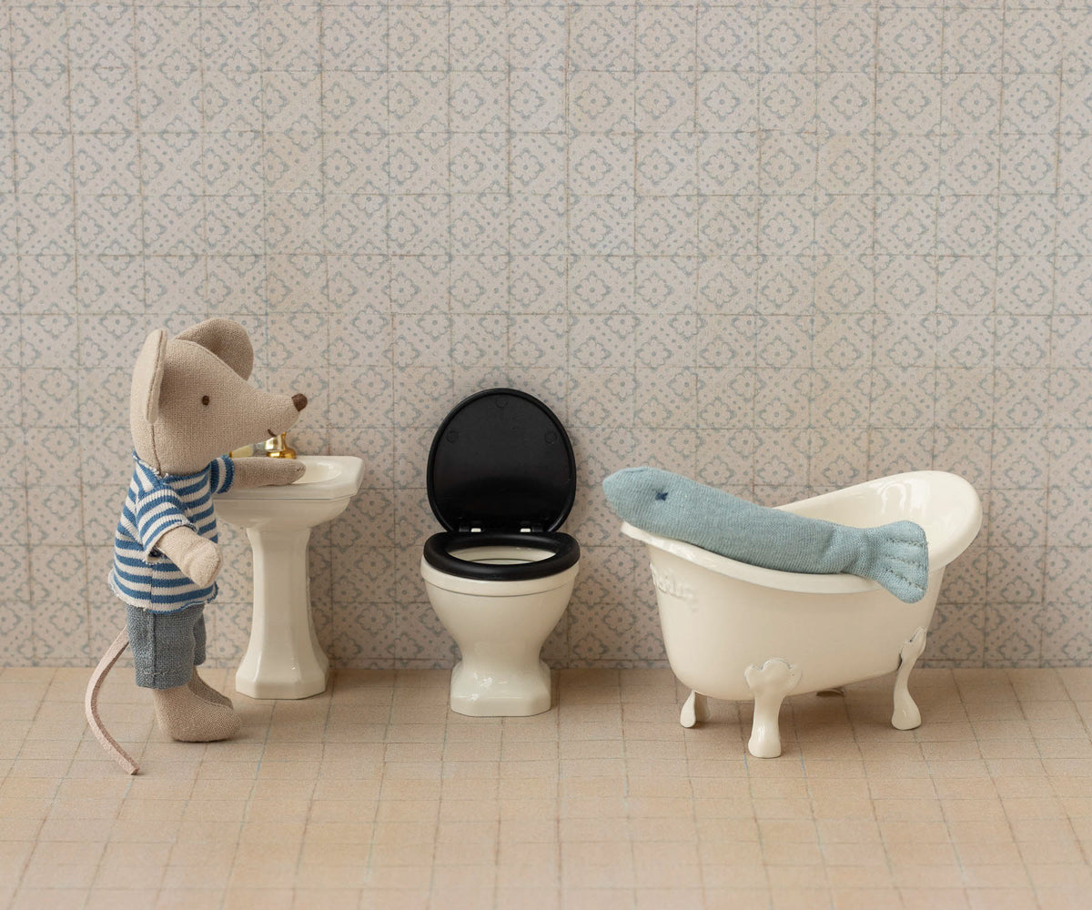 Maileg bathroom for mice with little brother 