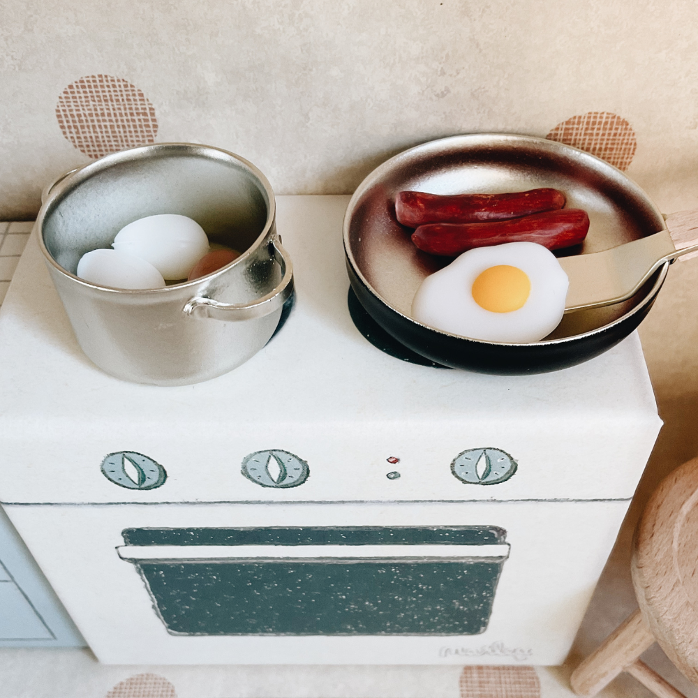 Maileg Toy kitchen set 