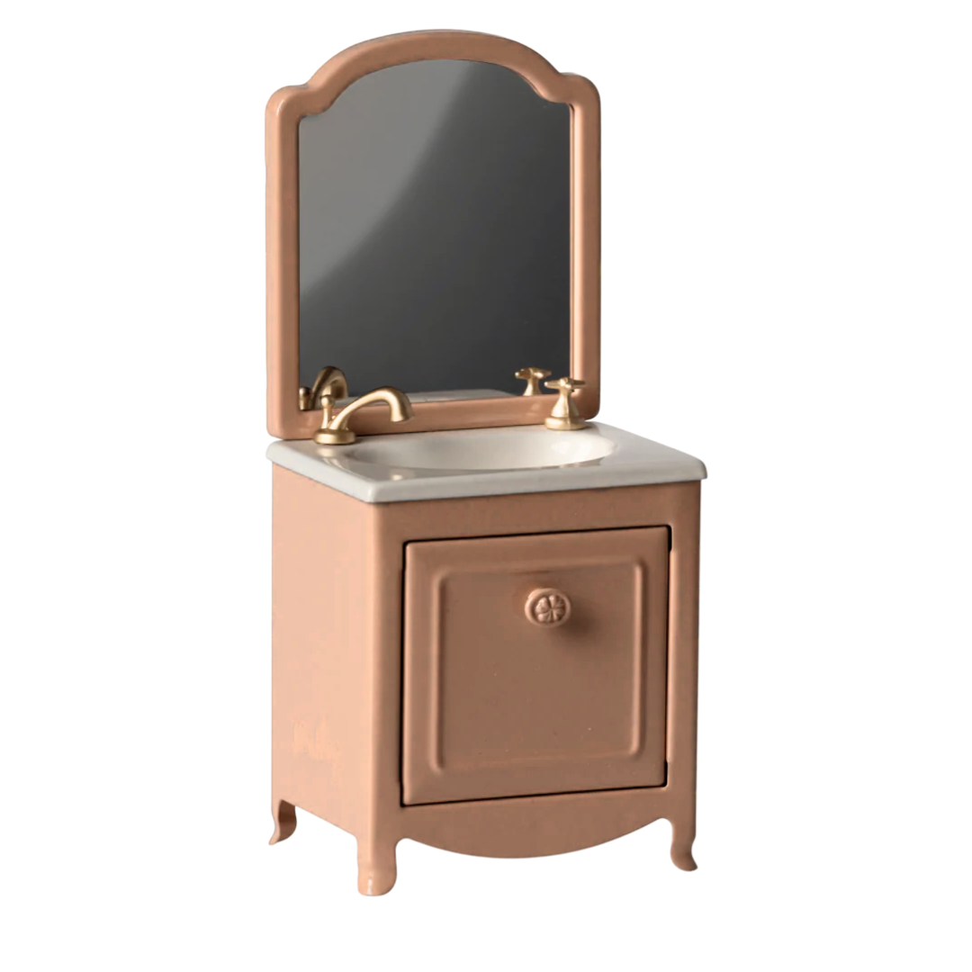 Maileg sink dresser with mirror, mouse, dark powder