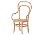  Maileg vintage chairs come in three beautiful colours: powder, mint, and off-white. 