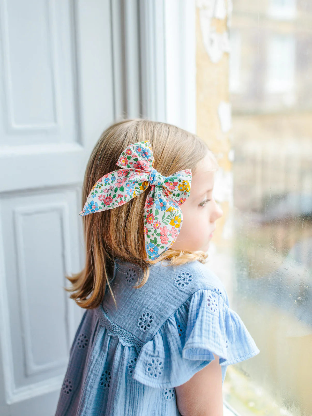 Runaround Retro Butterfly Bow - Liberty Annabella