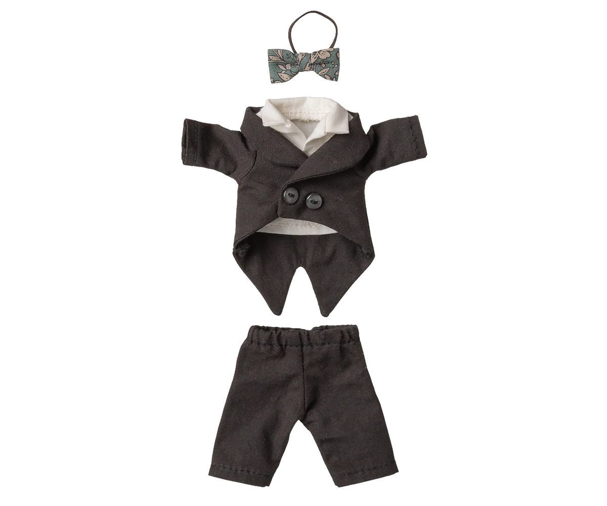 maileg mouse  groom outfit with jacket, pants, and bow tie on a white background
