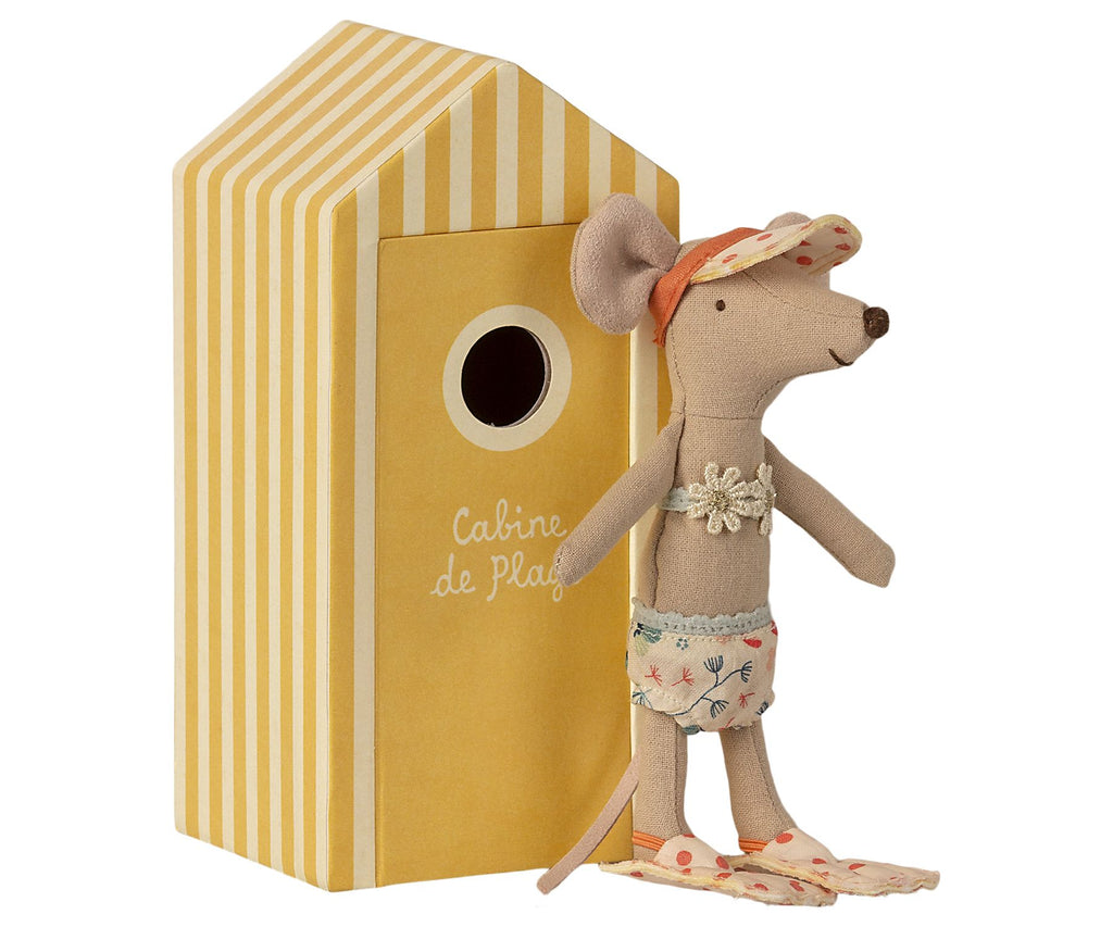 Maileg Beach mouse - big sister in cabin de plage